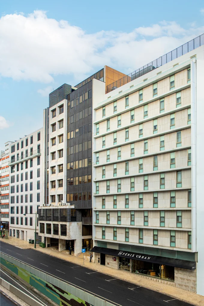 HF Fénix Urban Lisboa fachada moderna e quartos família