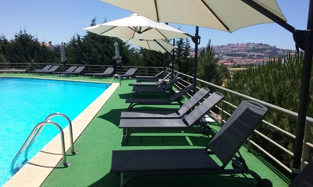 Hotel Lusitânia Congress & Spa – piscina interior e spa