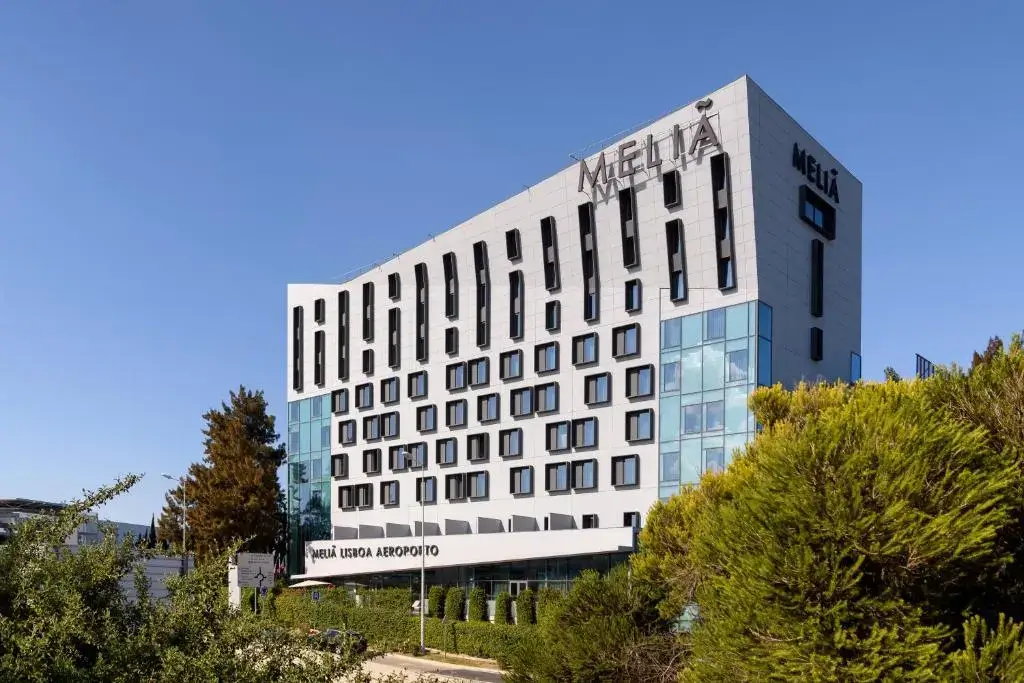 Meliá Lisboa Aeroporto – hotel junto ao Terminal 1 do Aeroporto de Lisboa
