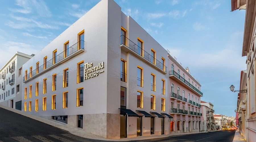 The Emerald House Lisbon, Curio Collection by Hilton – fachada elegante em Lisboa