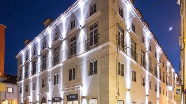 The Lumiares Hotel & Spa Lisboa rooftop bar vista Bairro Alto
