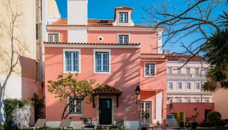 Jardim da Lapa Boutique Hotel Lisboa com jardim privado e piscina exterior