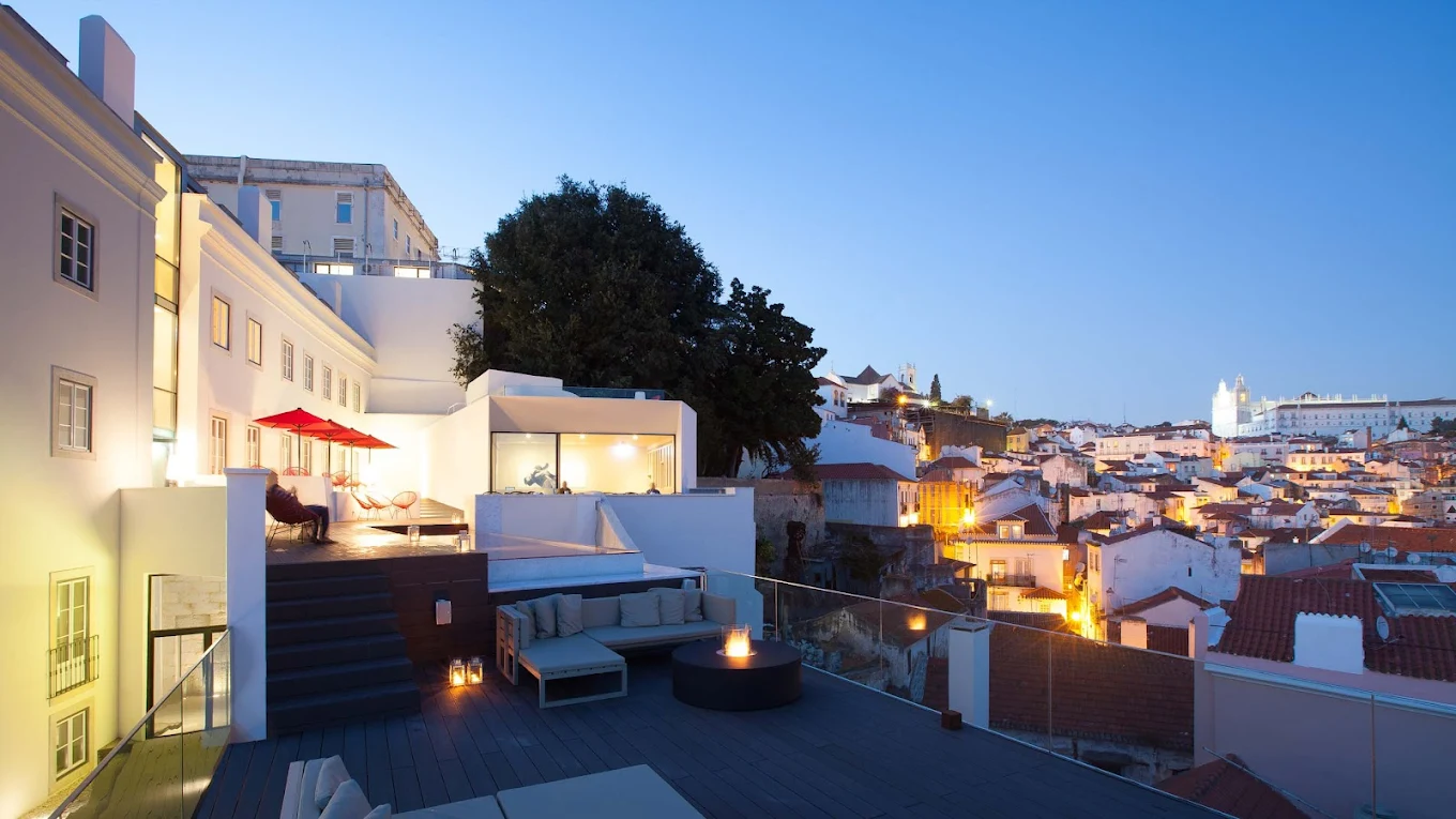 Memmo Alfama Hotel Lisboa com vista para o Tejo e piscina no rooftop