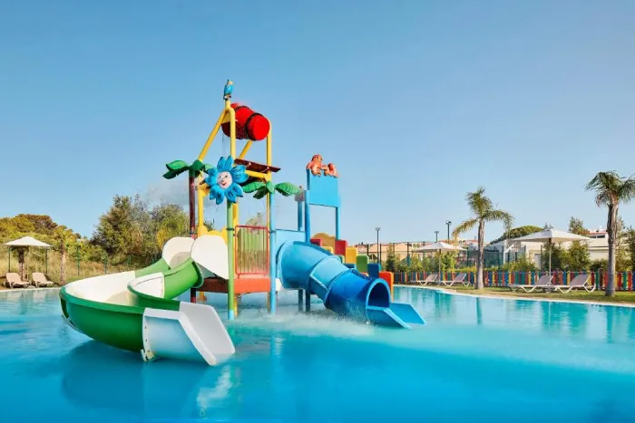 Tivoli Alvor Algarve resort tudo incluído com piscinas e áreas para famílias